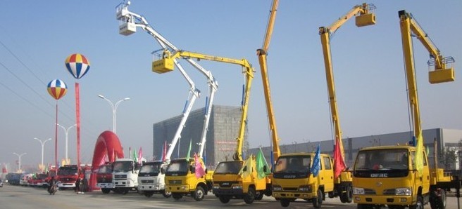 �߿����I(y��)܇�����ģ�Ʒ�N��һ�����۱�ʽ�߿����I(y��)܇_��s��ʽ�߿����I(y��)܇������ʽ������ϵ�������⣬Ҳ���Է֞鴹ֱ����ʽ���ַQ����ʽ��������ʽ�߿����I(y��)܇���׸�ʽ���X�Ͻ�ʽ�����bжʽ�����д�ֱ����ʽ���������ش��������I(y��)�߶��������C���Բ������`�Ŀǰ���ȏV���\�õ����۱�ʽ�߿����I(y��)܇��