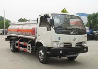 東風(fēng)小金霸(寬體)油罐車(加油車)