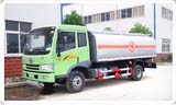 解放單橋輕型運油車(油罐車)